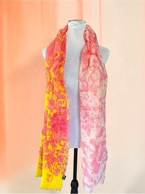 2 Chic Women's Scarf